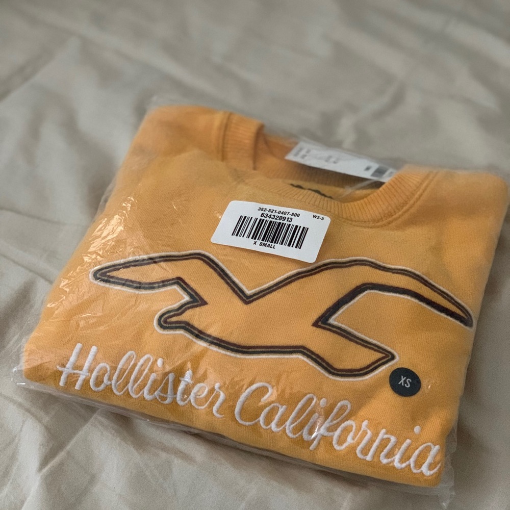 Mustard yellow Hollister Sweater